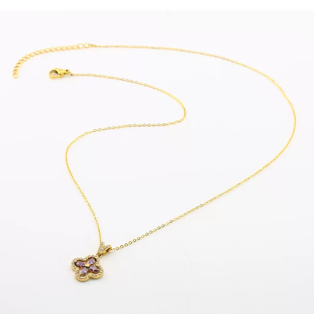 Lucky Stainless Steel Four-Leaf Clover Zircon Necklace Simple and Elegant Versatile and Personalized Lockbone Chain for Women Luxurious and Sophisticated Style 2pcs