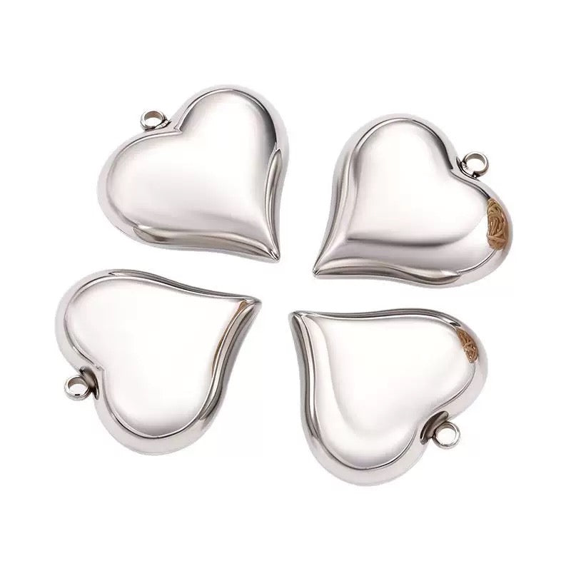 Stainless steel heart-shaped pendant three-dimensional heart-shaped pendant, polished and non-fading necklace and bracelet DIY stainless steel pendant