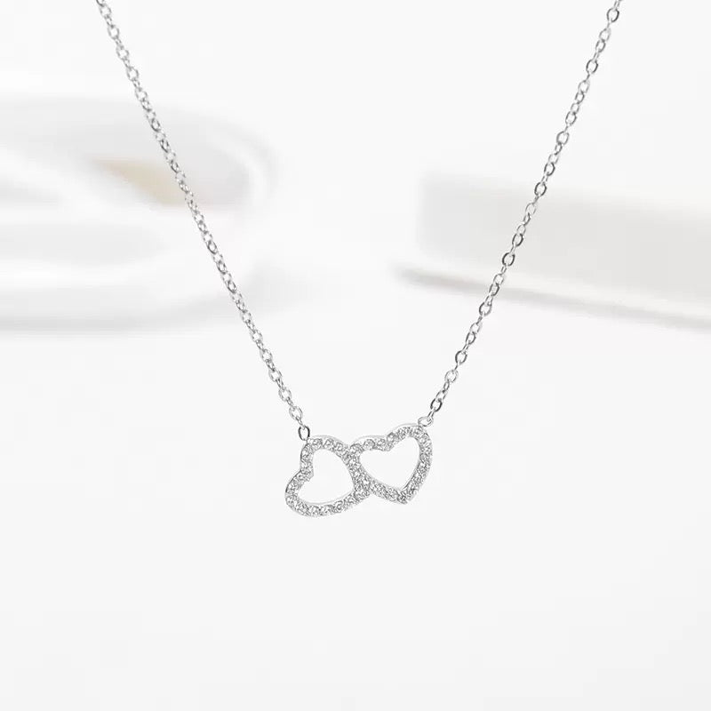 Titanium steel heart-shaped necklace heart-shaped double-ring necklace for women light luxury niche design lockbone necklace 2pcs