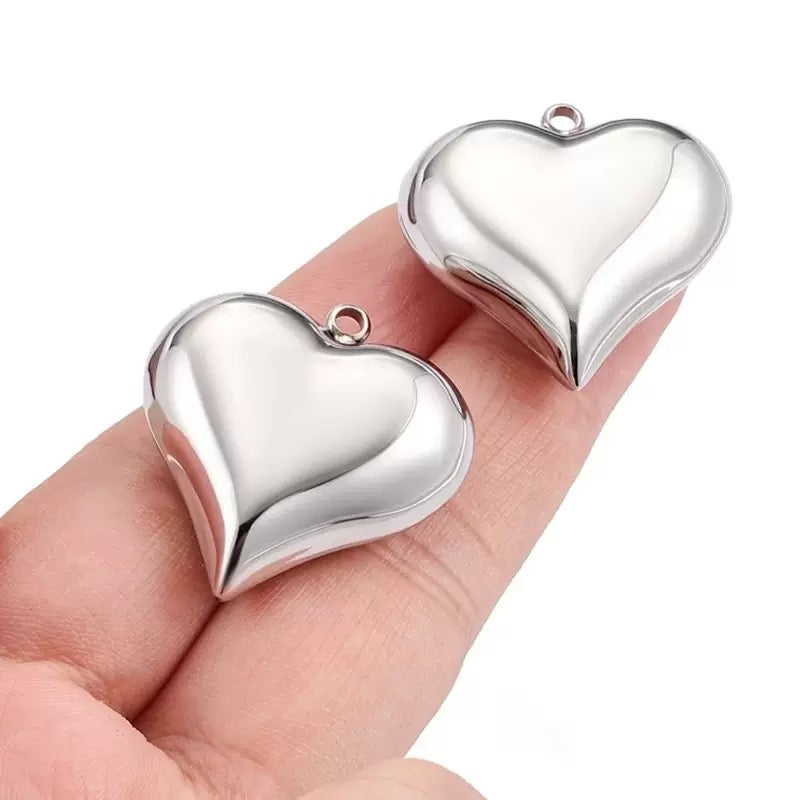 Stainless steel heart-shaped pendant three-dimensional heart-shaped pendant, polished and non-fading necklace and bracelet DIY stainless steel pendant