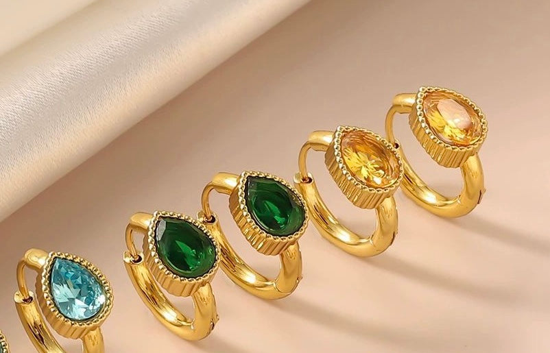 Zircon-studded earrings with 18K gold-plated ear backs, exquisite stainless steel light luxury jewelry with a high-end feel, titanium steel accessories.