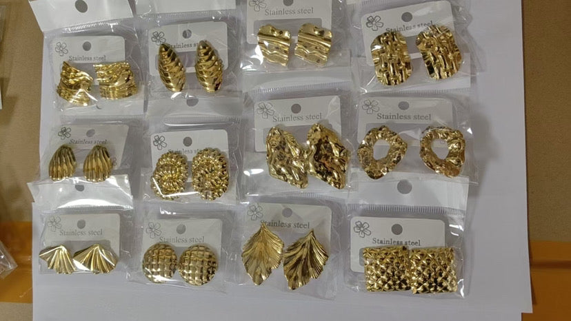 Hot-selling stainless steel minimalist style oil-pressure earrings with 18K genuine gold plated ear ornaments 12prs