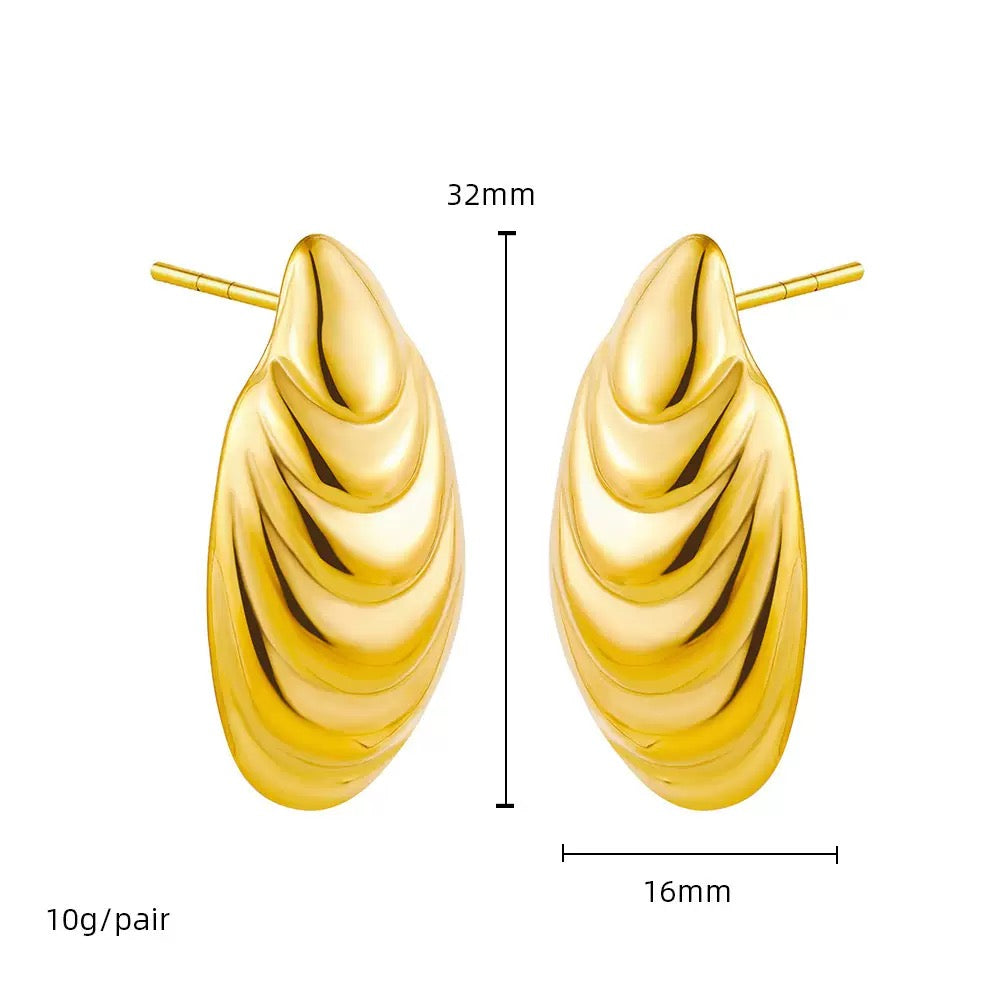 Best-selling personalized and niche "Insect" series of hollowed-out light and luxurious high-end fashionable and non-fading stainless steel women's stud earrings 12prs