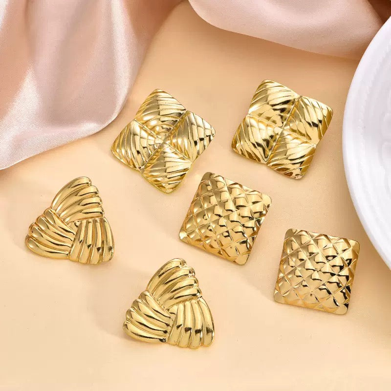 Best-selling personalized and niche "Insect" series of hollowed-out light and luxurious high-end fashionable and non-fading stainless steel women's stud earrings 12prs